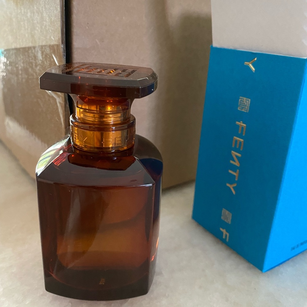 Rihanna Fenty Perfume